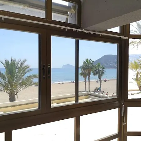 Panoramic Sea Views *