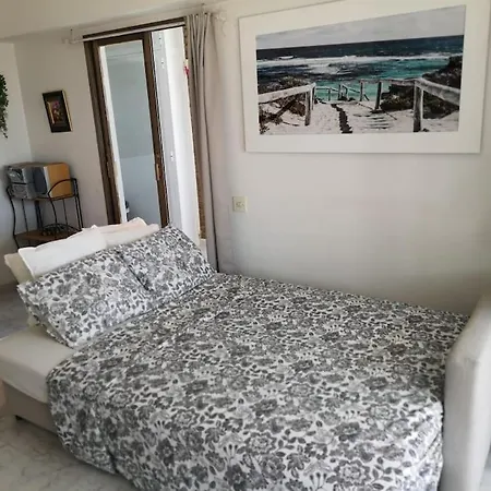 Panoramic Sea Views *