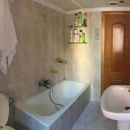 Panoramic Sea Views *